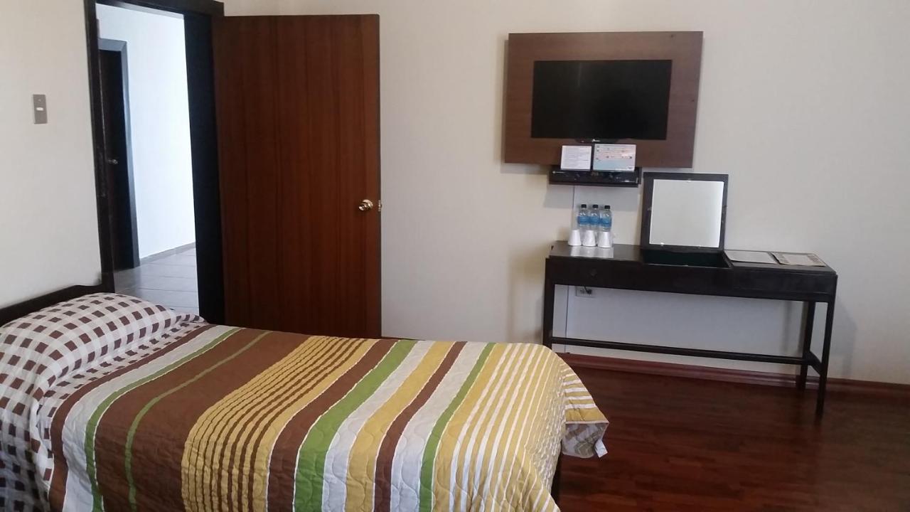 Hotel 6 De Diciembre Quito Dış mekan fotoğraf