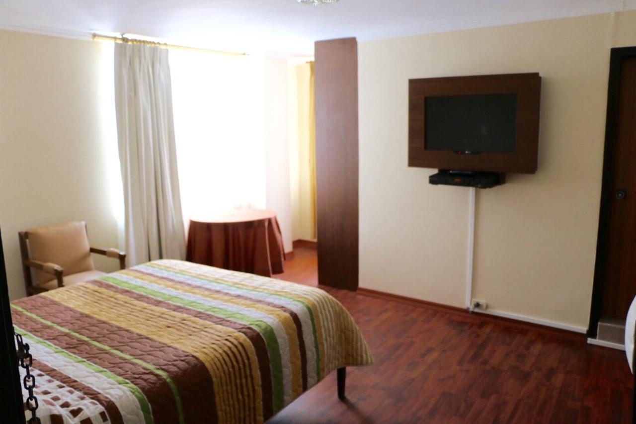 Hotel 6 De Diciembre Quito Dış mekan fotoğraf