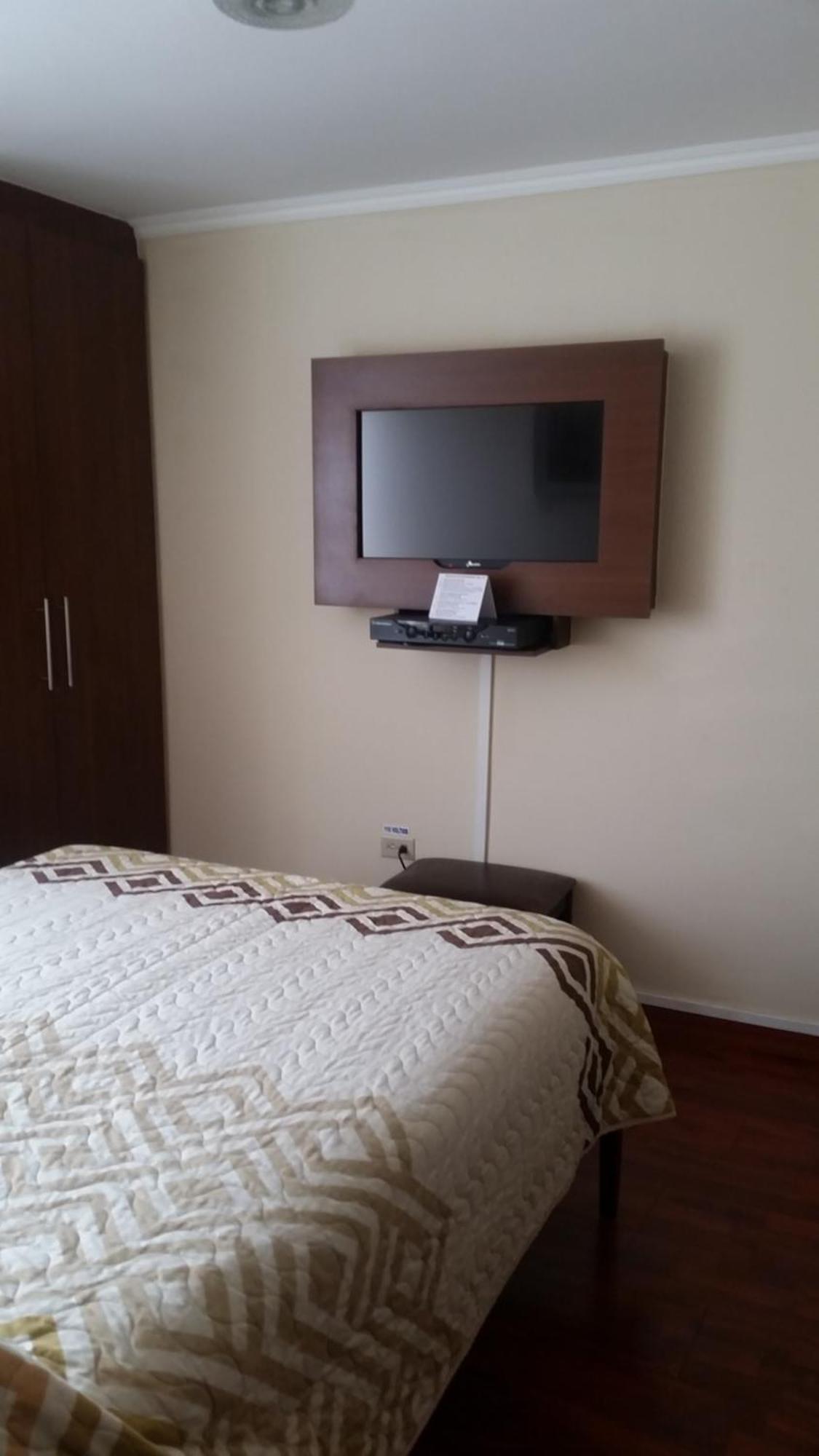 Hotel 6 De Diciembre Quito Dış mekan fotoğraf