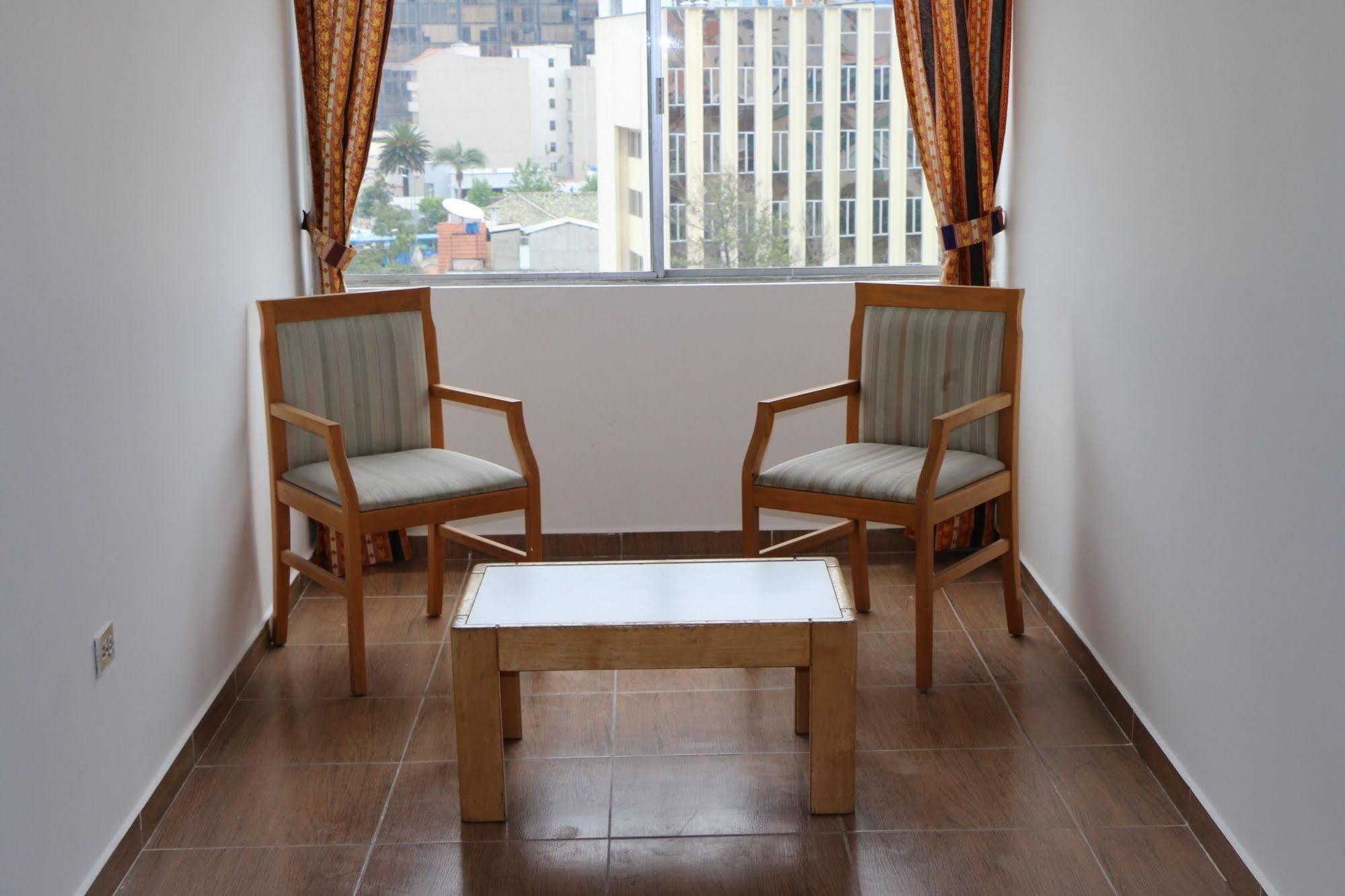 Hotel 6 De Diciembre Quito Dış mekan fotoğraf